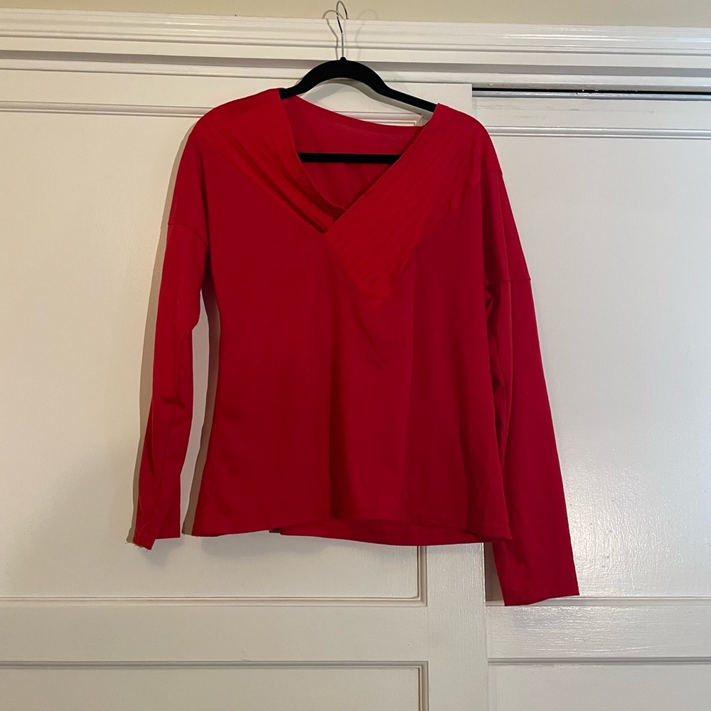Cute red top